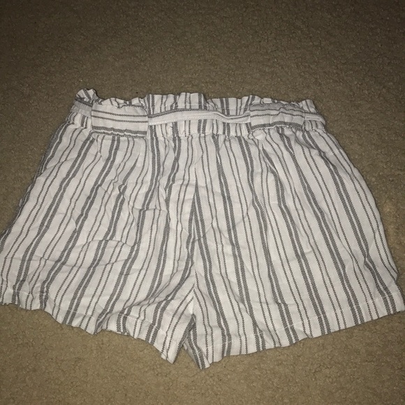Grey and White Flowy shorts - Picture 2 of 3